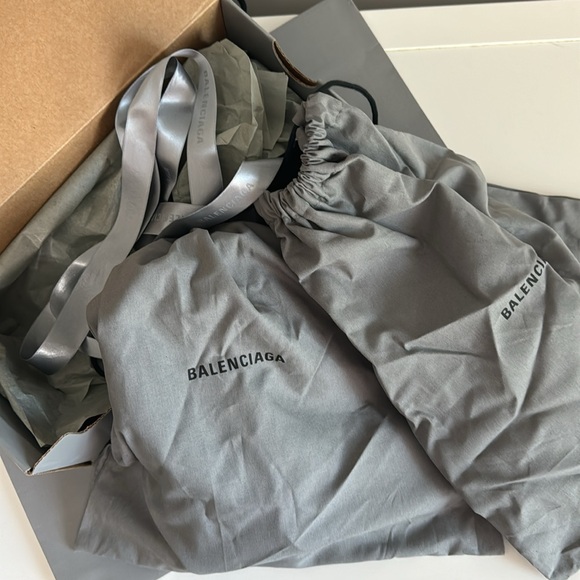 MEN'S POOL SLIDE SANDAL IN BLACK/WHITE - Picture 5 of 6